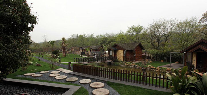 鄉(xiāng)村旅游規(guī)劃設計公司：熱土養(yǎng)生莊園旅游規(guī)劃之體現(xiàn)質樸風格的園林小品